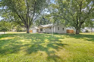 401 Belting Ct, Machesney Park, IL 61115 - Photo 3
