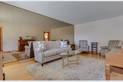 7029 W Kedzie Street, Niles, IL 60714 - Photo 3