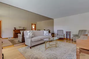 7029 W Kedzie St, Niles, IL 60714 - Photo 3