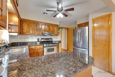 7029 W Kedzie Street, Niles, IL 60714 - Photo 5