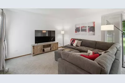 951 Manchester Circle #951, Schaumburg, IL 60193 - Photo 5