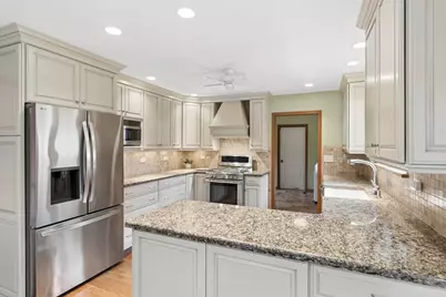 609 Claire Lane, Prospect Heights, IL 60070 - Photo 3