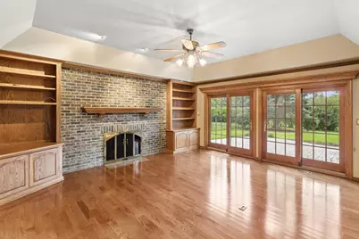 609 Claire Lane, Prospect Heights, IL 60070 - Photo 5