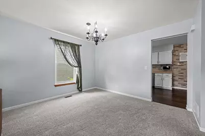 640 Green Meadow Lane, Geneva, IL 60134 - Photo 5