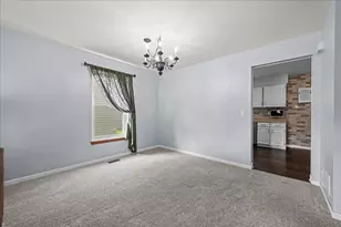 640 Green Meadow Ln, Geneva, IL 60134 - Photo 5