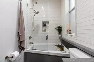 1945 W Schiller St, Chicago, IL 60622 - Photo 15