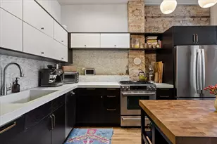 1945 W Schiller St, Chicago, IL 60622 - Photo 11