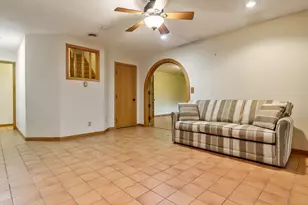 8351 Snaresbrook Rd, Roscoe, IL 61073 - Photo 9
