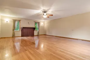 8351 Snaresbrook Rd, Roscoe, IL 61073 - Photo 7