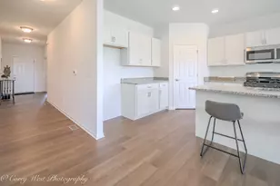 300 N Aspen Dr, Cortland, IL 60112 - Photo 27