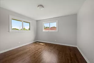 [Address not provided], Des Plaines, IL 60016 - Photo 9