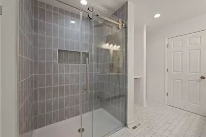 [Address not provided], Des Plaines, IL 60016 - Photo 11