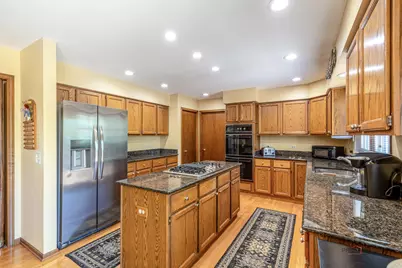 8 N Old Creek Road, Vernon Hills, IL 60061 - Photo 11