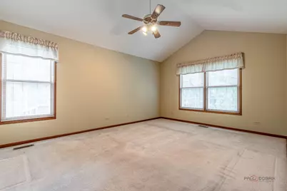 8 N Old Creek Road, Vernon Hills, IL 60061 - Photo 39