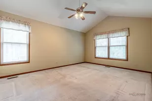 8 N Old Creek Rd, Vernon Hills, IL 60061 - Photo 39