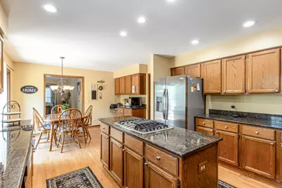8 N Old Creek Road, Vernon Hills, IL 60061 - Photo 13