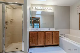8 N Old Creek Rd, Vernon Hills, IL 60061 - Photo 41