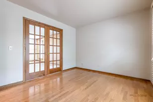 8 N Old Creek Rd, Vernon Hills, IL 60061 - Photo 23