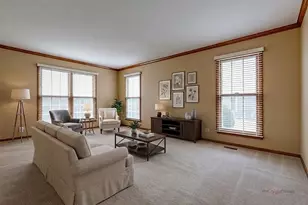 8 N Old Creek Rd, Vernon Hills, IL 60061 - Photo 7