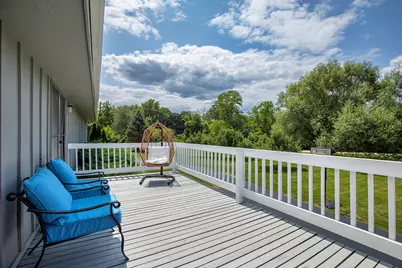195 Clover Hill Lane, North Barrington, IL 60010 - Photo 5