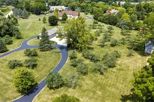 195 Clover Hill Ln, North Barrington, IL 60010 - Photo 3