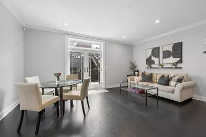 1915 W Wolfram Street, Chicago, IL 60657 - Photo 19