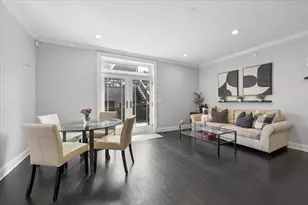 1915 W Wolfram St, Chicago, IL 60657 - Photo 19