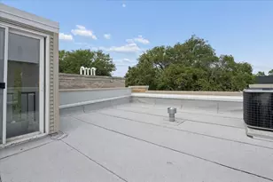 1915 W Wolfram St, Chicago, IL 60657 - Photo 47