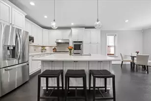 1915 W Wolfram St, Chicago, IL 60657 - Photo 13