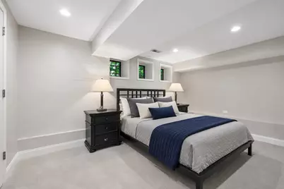 1915 W Wolfram Street, Chicago, IL 60657 - Photo 33