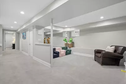 1915 W Wolfram Street, Chicago, IL 60657 - Photo 35
