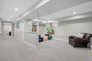 1915 W Wolfram St, Chicago, IL 60657 - Photo 35