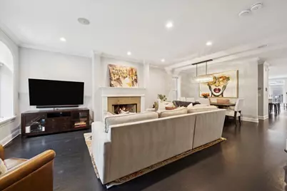1915 W Wolfram Street, Chicago, IL 60657 - Photo 3