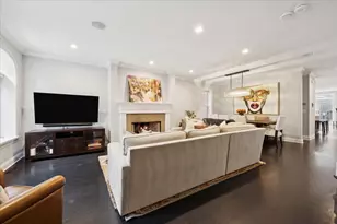 1915 W Wolfram St, Chicago, IL 60657 - Photo 3