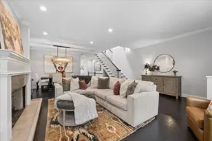 1915 W Wolfram St, Chicago, IL 60657 - Photo 5