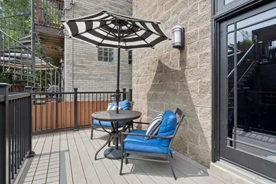 1915 W Wolfram Street, Chicago, IL 60657 - Photo 39