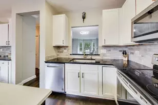 2634 Violet St, Glenview, IL 60026 - Photo 9