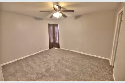 1850 Pebble Beach Circle, Elk Grove Village, IL 60007 - Photo 9