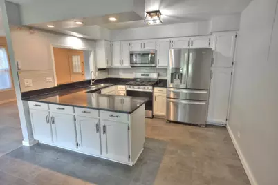 1850 Pebble Beach Circle, Elk Grove Village, IL 60007 - Photo 7