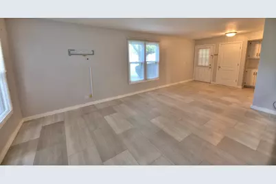 1850 Pebble Beach Circle, Elk Grove Village, IL 60007 - Photo 3