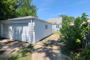 110 W 140th Ct, Riverdale, IL 60827 - Photo 15