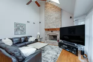 2423 Bainbridge Blvd, West Chicago, IL 60185 - Photo 11