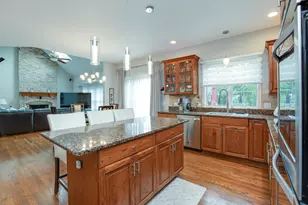 2423 Bainbridge Blvd, West Chicago, IL 60185 - Photo 9