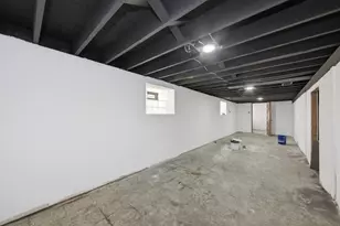 10742 S Prairie Ave, Chicago, IL 60628 - Photo 23