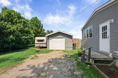 1257 Cedar Creek Drive, Centralia, IL 62801 - Photo 3