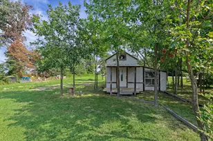 1257 Cedar Creek Dr, Centralia, IL 62801 - Photo 5