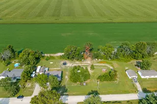 1257 Cedar Creek Dr, Centralia, IL 62801 - Photo 31