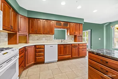 1404 Laurel Oaks Drive, Streamwood, IL 60107 - Photo 5