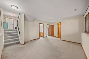 955 Ascot Dr, Elgin, IL 60123 - Photo 17