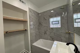5652 S Shields Ave, Chicago, IL 60621 - Photo 23